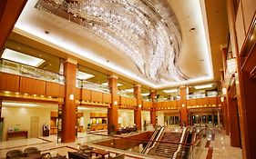 ロイヤルパークホテル